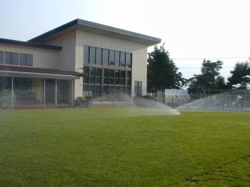 平成17年度　三郷村四保育園園庭芝新設工事